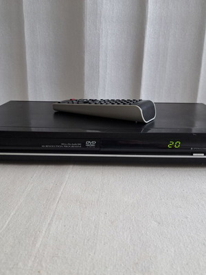 DVD плейър Toshiba SD-180 употребяван с дистанционно