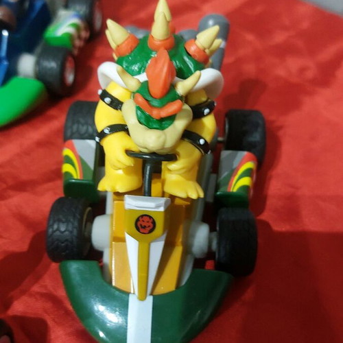 Super Mario Go-Karts pack of 4 figures like new