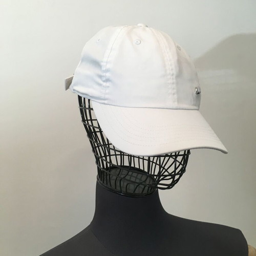 Nike unisex hat like new, white