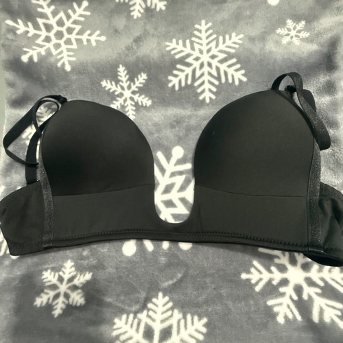 Minerva black bra like new, size 75 B for deep neckline