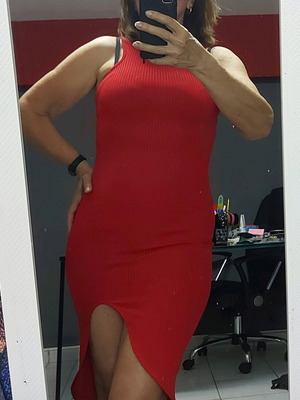Red summer dress S/M like new, fitted with slit