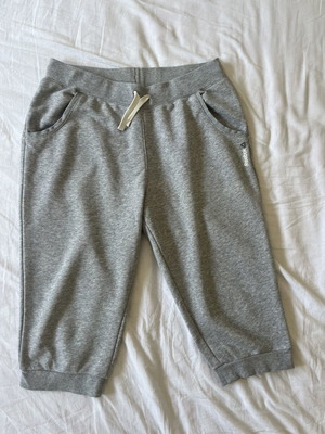 Reebok sportswear size M, like new, grey, below knee