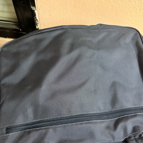 Επαγγελματική τσάντα laptop σαν καινούργιο, μαύρη με πολλές θήκες