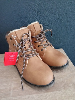 Safety Jogger children's leather boots size 34 with warm lining