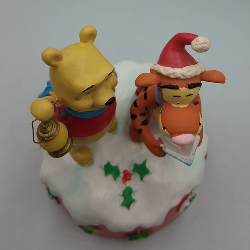 Winnie the Pooh Christmas Music Box like new