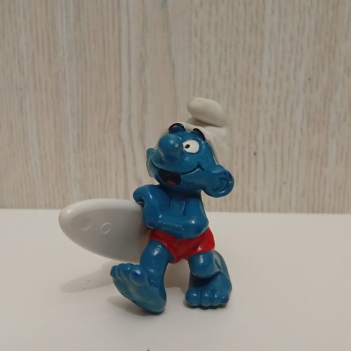 Schleich Peyo Smurf The Lost Village Surfer Figure with Surfboard