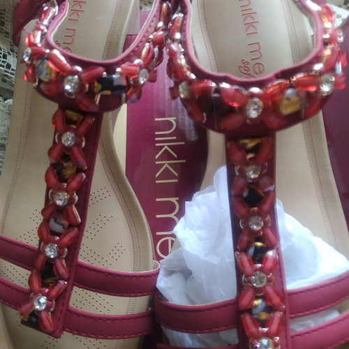 Nikki Me red platform sandals new, size 39