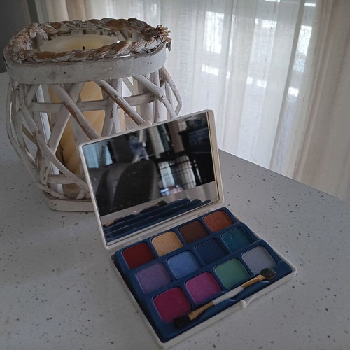 Christina of London vintage eyeshadow palette like new