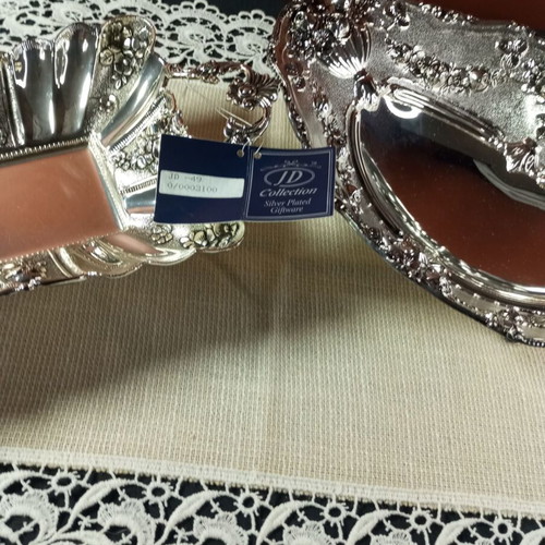 JD Collection Vintage Silver Plated Set of 2 Fruit Bowl and Bread Tray new