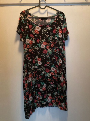 Bershka floral dress, size M, black multicolor