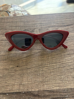 Cat Eye Lolita γυαλιά ηλίου σαν καινούργια, κόκκινα με mirror φακούς