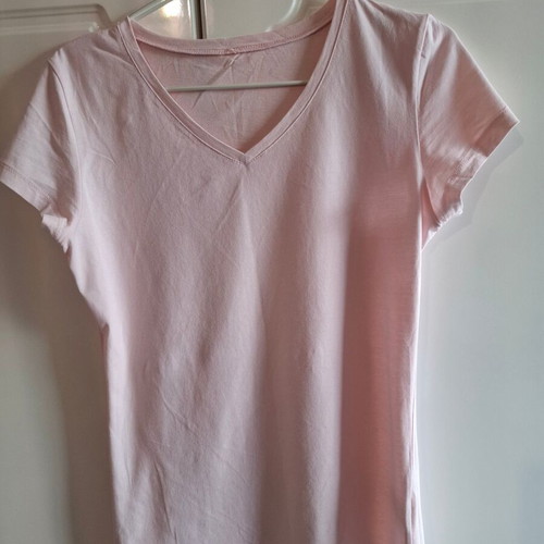 Pink T-Shirt V Neck S/M new, basic casual top