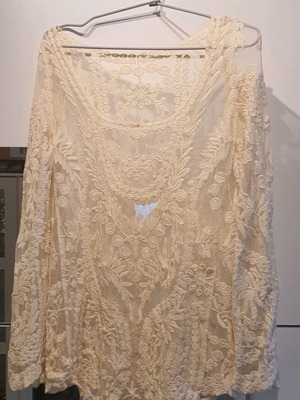 Cotton lace blouse like new, beige