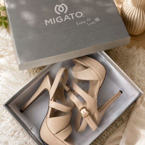 Migato nude platform sandals size 38 like new