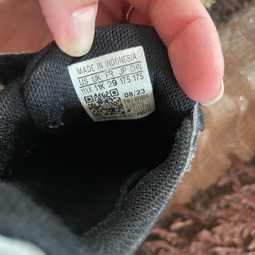 Adidas sneakers size 29 like new, black and white