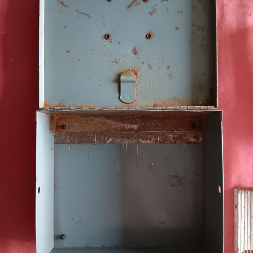 Collectible metal military box used, 15×16 cm with safety latch