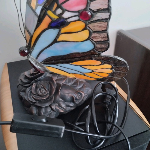 Handmade butterfly stained glass table lamp like new