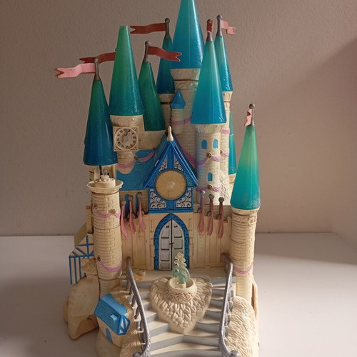 Trendmast Polly Pocket Cinderella castle vintage, lights not working, worn