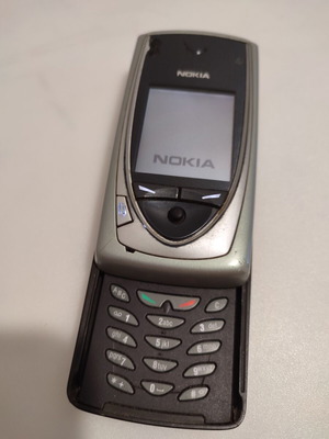 Nokia 7650 μεταχειρισμένο, πλήρως λειτουργικό με φορτιστή και μικρό ράγισμα