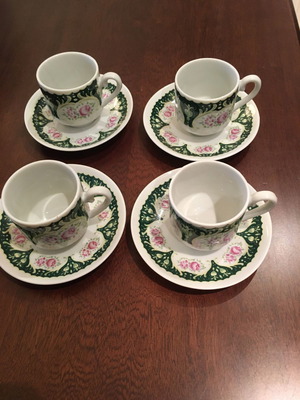 Coffee cups used, set of 4 with saucers