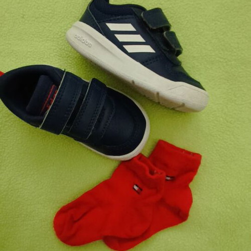 Adidas baby shoes no 19 and Tommy Hilfiger socks set like new