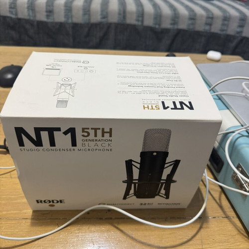 Rode NT1 5th Generation Black Microphone like new