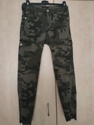 Skinny jeans тип кльощав карго Bershka като нов, цветен зелен