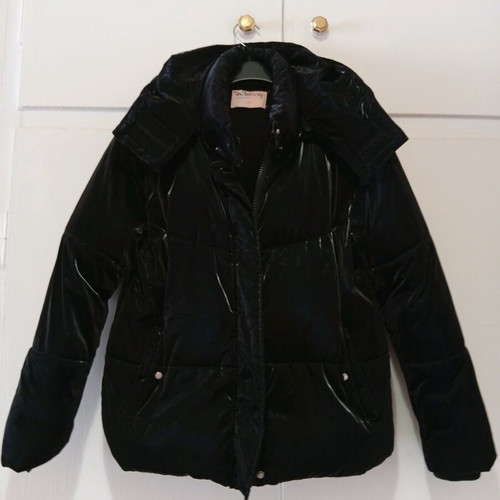 Black jacket for 14-year-old girl like new