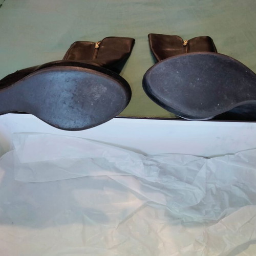 Boot black leather with castor platform used, size 37