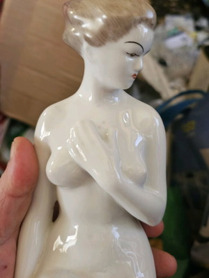 Hollohaza αγαλματάκι φιγούρα γυμνής γυναίκας πορσελάνη σαν καινούργιο