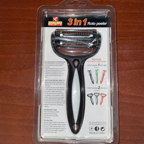 Roto Peeler 3 in 1 vegetable peeler, black