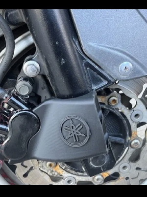 Yamaha T Max 07 αριστερή και δεξιά ψύκτρες φρένων αερόψυκτες καινούργιες με υλικό ASA