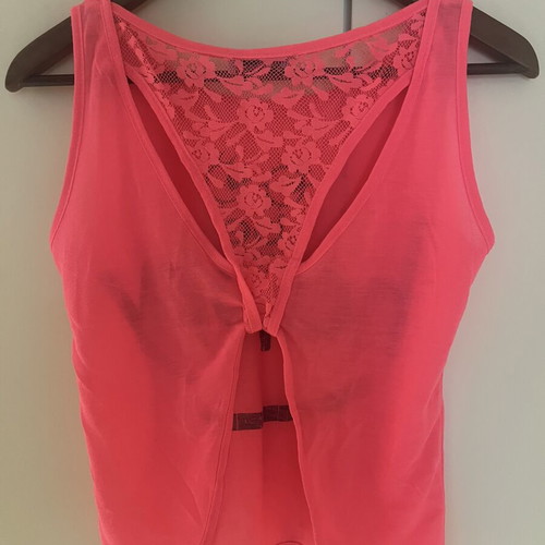 Women's top small medium like new with lace back and front print