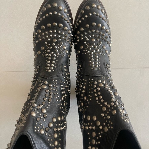 Rock boots with studs like new, black, size 39