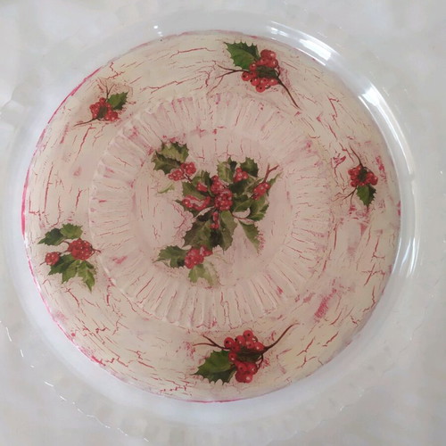 Serving tray like new with crackle design and floral pattern