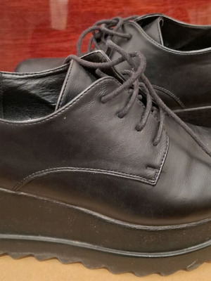 Πλατφόρμες Melissa Νο 40 μεταχειρισμένες, μαύρες με φθορές