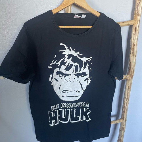 Marvel t-shirt size L like new, black