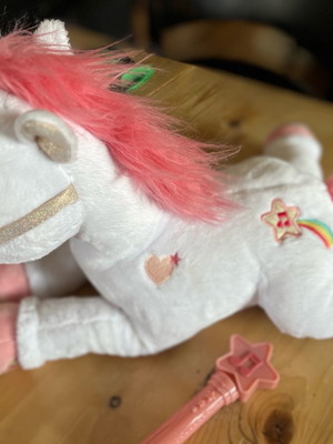 Lica Bella plush unicorn used with wand and music