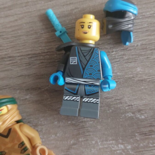 Lego Ninjago Golden Ninja Lloyd and Nya figures like new