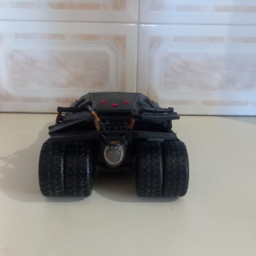 Batmobile TUMBLER collectible vehicle used 33×17