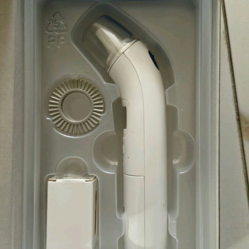 Omron Gentle Temp 520 like new with 14 probe covers