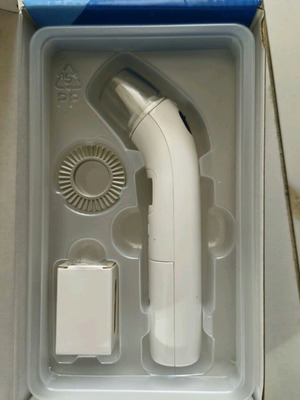 Omron Gentle Temp 520 like new with 14 probe covers