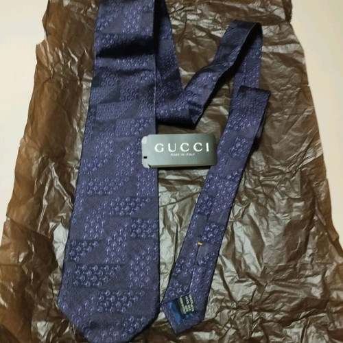 Gucci Silk tie new, purple