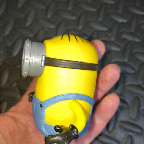 Minions figure 5 cm with button that moves the hand like new