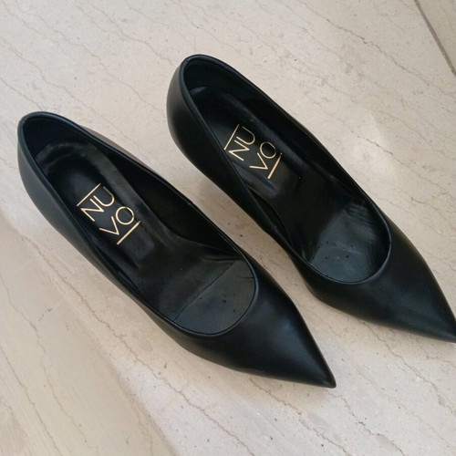 Black pumps size 38 like new