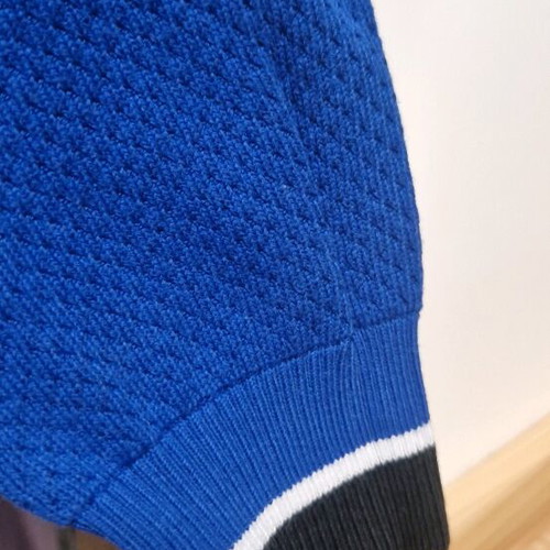 Benetton sweater like new, warm, size 6-7
