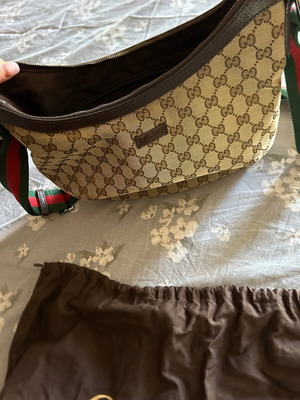 Gucci τσάντα crossbody μεταχειρισμένη