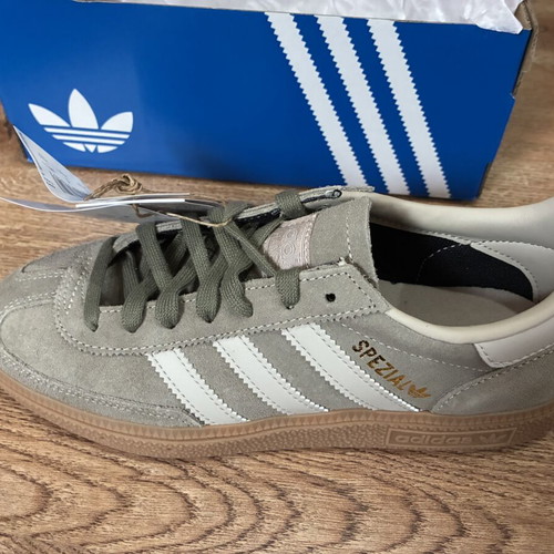 Adidas women's sports shoes new, size 36, green