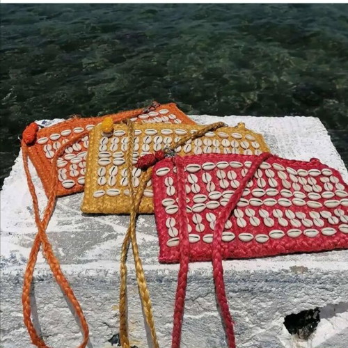 Crossbody bag new with shells in three colors