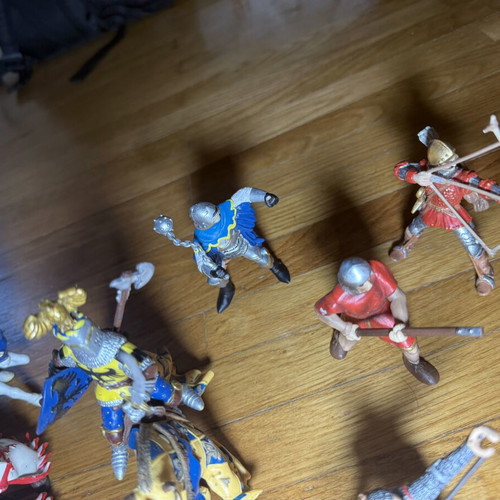 Papo medieval figures and Schleich pack of 21 used